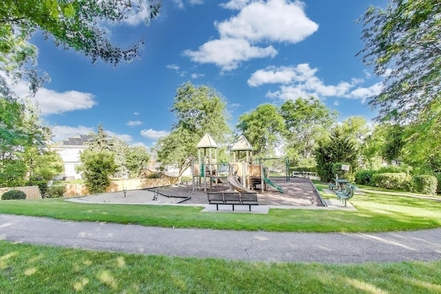 34113 N Primrose Ct, Round Lake, IL 60073 - community play area with a lawn