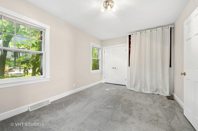 406 E Tower Dr, Tower Lakes, IL 60010 - unfurnished bedroom featuring carpet floors and baseboards