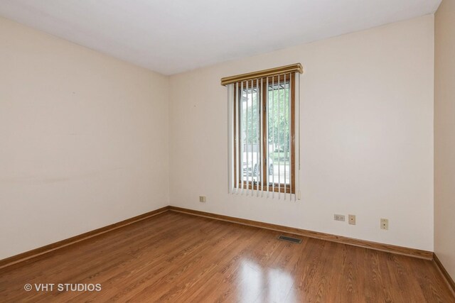 888 Braintree Ln, Bartlett, IL 60103 - photo 10