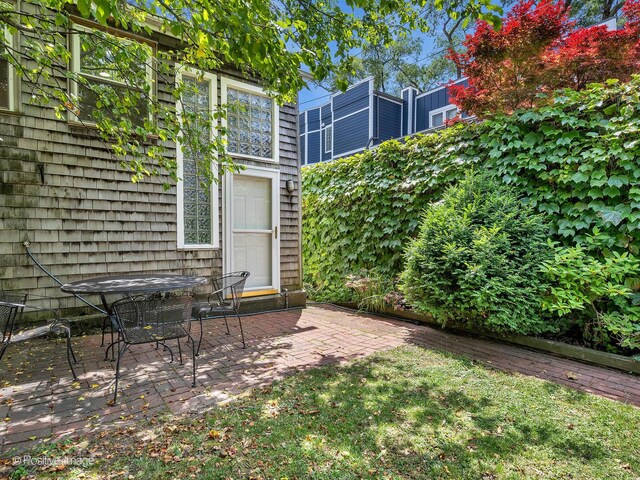 1754 W Cortland St, Chicago, IL 60622 - view of yard featuring a patio