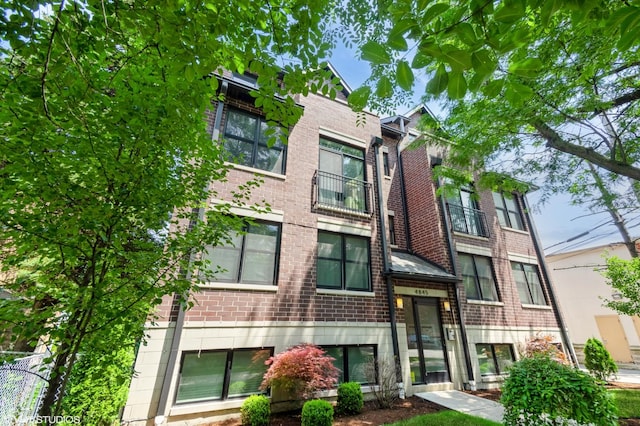 4845 N Keystone Ave Unit 1S, Chicago, IL 60630 - photo 2