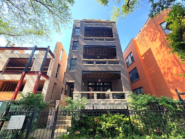 818 W Aldine Ave Unit 3, Chicago, IL 60657 - view of apartment building / complex