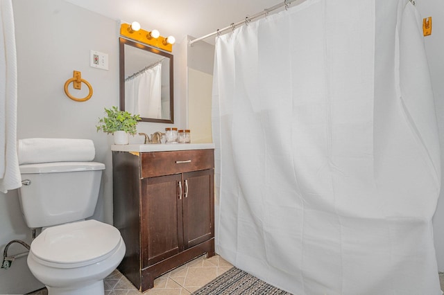 528 E Benton St, Aurora, IL 60505 - bathroom featuring vanity and a shower with shower curtain