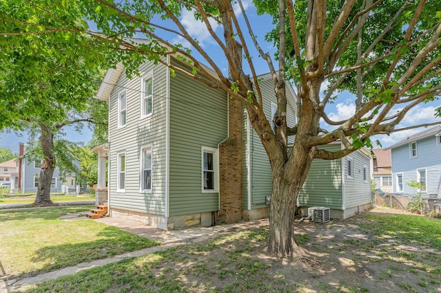 528 E Benton St, Aurora, IL 60505 - view of front facade