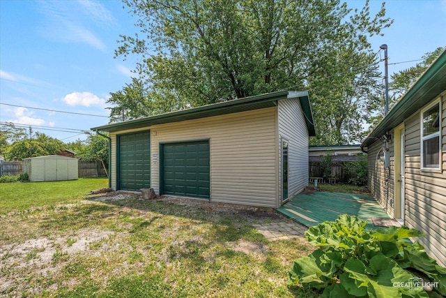 812 S Sumner Ave, Aurora, IL 60505 - view of detached garage