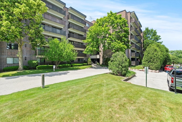920 Vose Dr Unit 612, Gurnee, IL 60031 - view of apartment building / complex