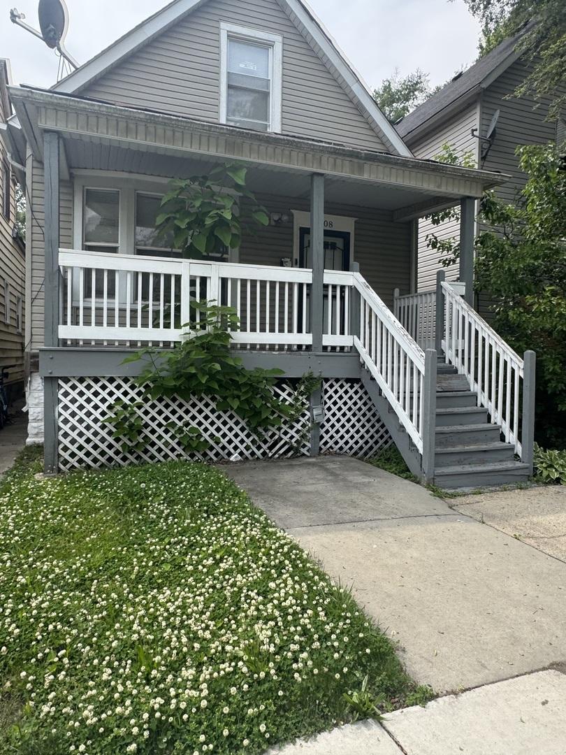 11808 S Union Ave, Chicago, IL 60628 - view of front facade featuring covered porch