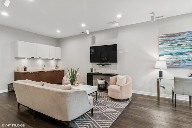 1718 W Le Moyne St Unit 1, Chicago, IL 60622 - living area featuring dark wood-style floors and recessed lighting