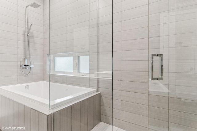 1718 W Le Moyne St Unit 1, Chicago, IL 60622 - bathroom featuring tiled shower and a bathtub