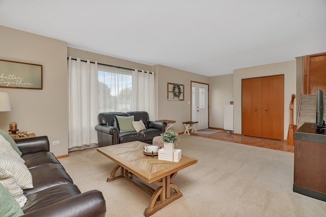 512 Creekside Cir, Minooka, IL 60447 - living area with light colored carpet