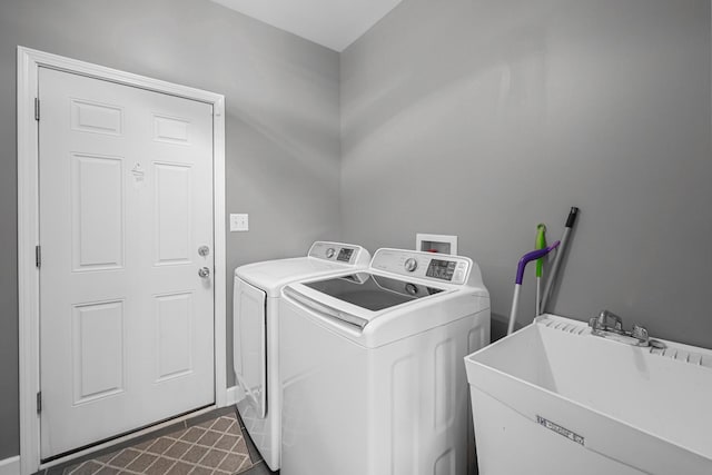 8033 Nielsen Dr, Tinley Park, IL 60477 - laundry room featuring washing machine and dryer