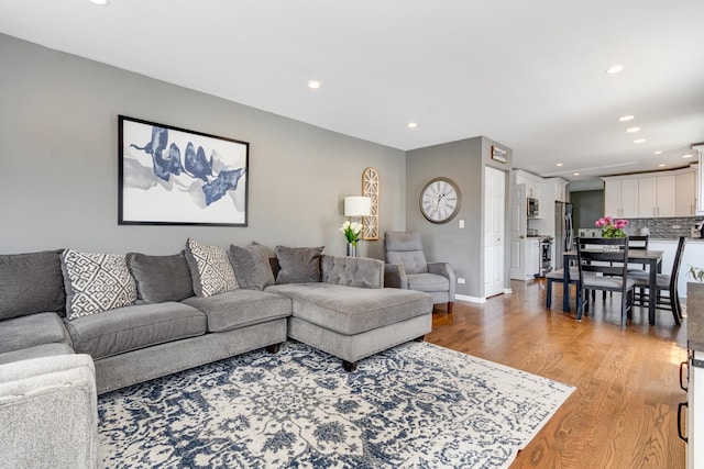 923 Christa Ct, Elk Grove Village, IL 60007 - living area featuring light wood-style flooring and recessed lighting