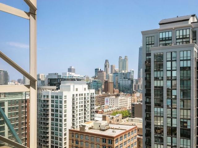653 N Kingsbury St Unit 1707, Chicago, IL 60654 - skyline view