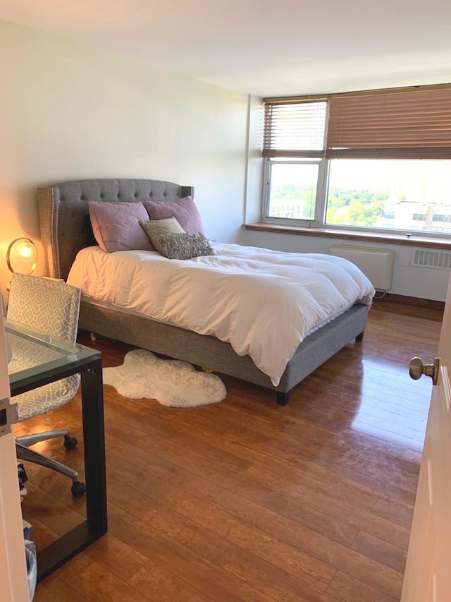 4250 N Marine Dr Unit 1404, Chicago, IL 60613 - bedroom with wood-type flooring