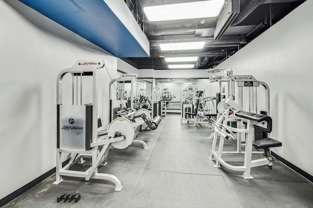 10 E Ontario St Unit 4808, Chicago, IL 60611 - gym featuring baseboards