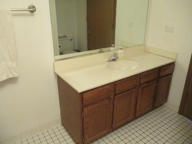 865 N Tamarac Blvd, Addison, IL 60101 - bathroom with vanity and tile patterned floors