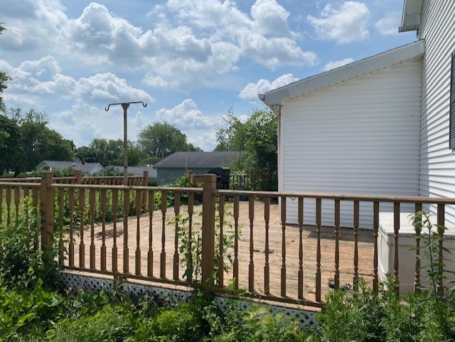 207 N Putnam St, Lostant, IL 61334 - view of deck