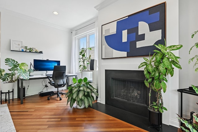949 W Montana St Unit 3W, Chicago, IL 60614 - office area with crown molding, wood finished floors, a fireplace, and recessed lighting
