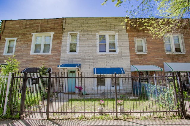 3721 W Ferdinand St, Chicago, IL 60624 - photo 1