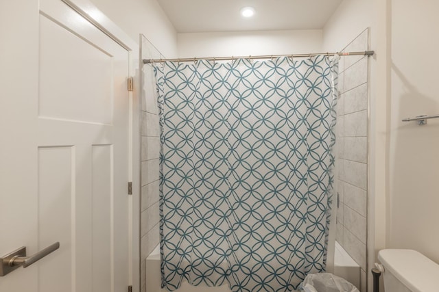 2107 Traemore Ln, New Lenox, IL 60451 - full bath featuring toilet and shower / bathtub combination with curtain
