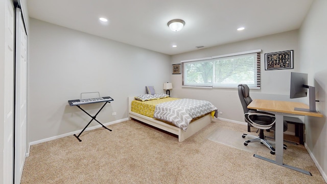 1005 N Dovington Dr, Hoffman Estates, IL 60169 - carpeted bedroom featuring recessed lighting and an office area