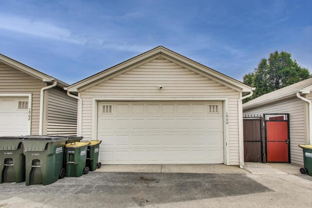 1900 N Laramie Ave, Chicago, IL 60639 - view of detached garage