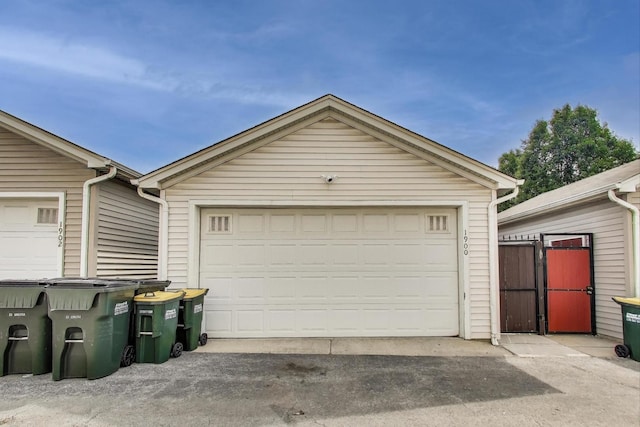 1900 N Laramie Ave, Chicago, IL 60639 - view of detached garage
