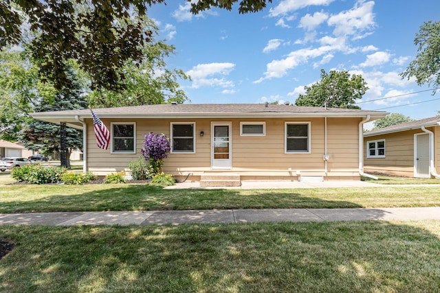 741 Gates St, West Chicago, IL 60185 - ranch-style home with a front yard