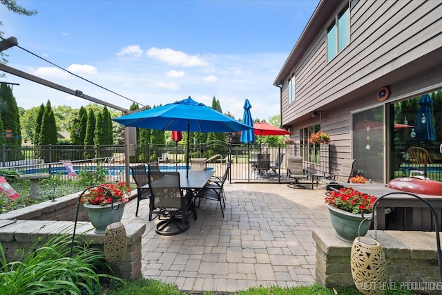 4S064 Hazelcrest Dr, Sugar Grove, IL 60554 - view of patio / terrace featuring outdoor dining space