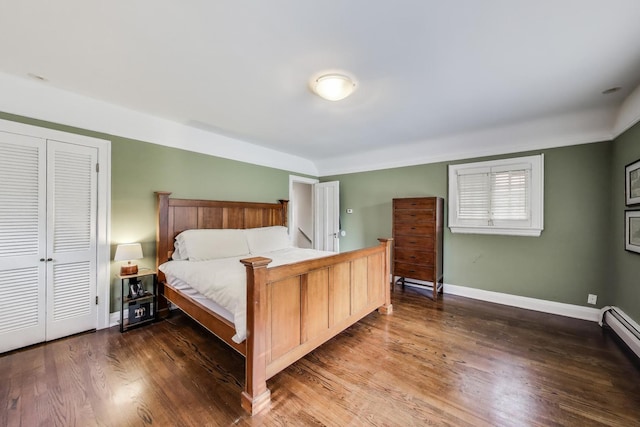 934 Jackson Ave, River Forest, IL 60305 - bedroom with wood finished floors and a baseboard radiator