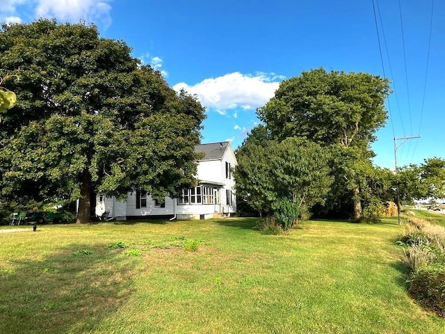 17218 Lincoln Rd, Morrison, IL 61270 - view of green lawn