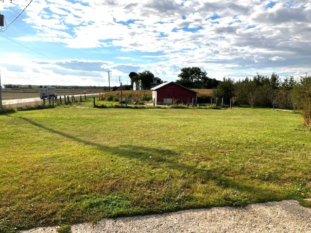 17218 Lincoln Rd, Morrison, IL 61270 - view of green lawn featuring a view of countryside