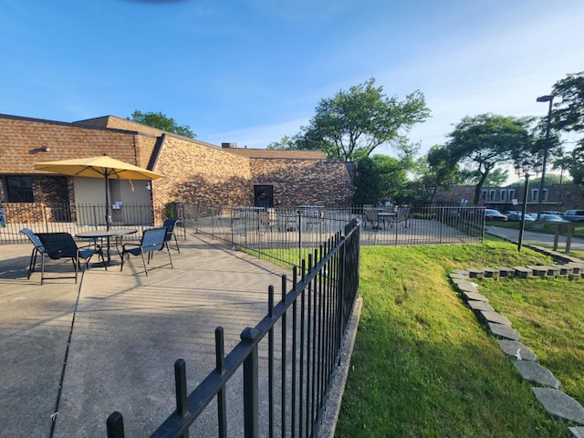 2149 Country Club Dr Unit 16, Woodridge, IL 60517 - view of yard featuring a patio
