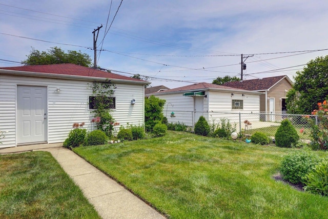 5143 N Monitor Ave, Chicago, IL 60630 - view of yard