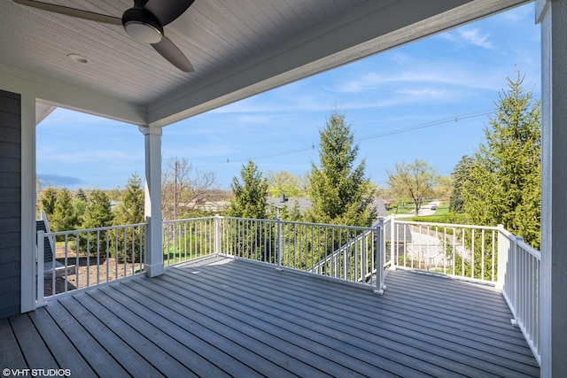 deck with ceiling fan