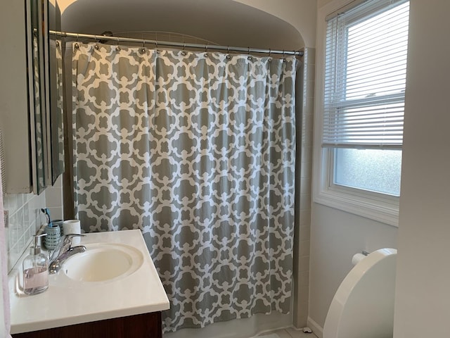 4520 N Austin Ave, Chicago, IL 60630 - bathroom featuring vanity and a shower with shower curtain
