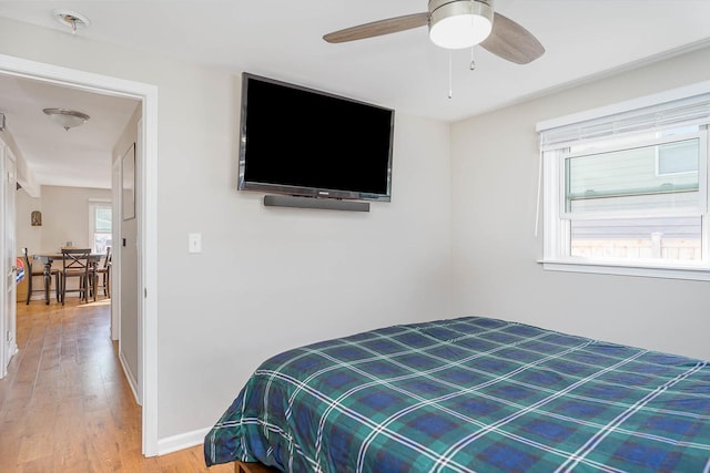 324 N Prospect Dr, Round Lake Park, IL 60073 - bedroom featuring light wood finished floors and baseboards