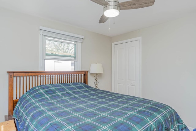 324 N Prospect Dr, Round Lake Park, IL 60073 - bedroom with a closet and ceiling fan