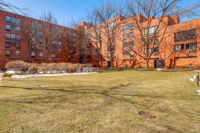 1169 S Plymouth Ct Unit 312, Chicago, IL 60605 - view of community with a yard