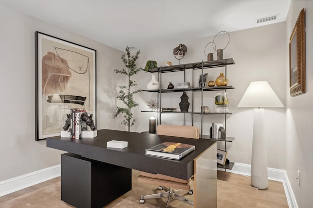 850 N Lake Shore Dr Unit 206, Chicago, IL 60611 - office featuring baseboards
