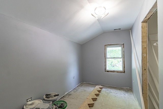 520 4th St, Waukegan, IL 60085 - bonus room with lofted ceiling