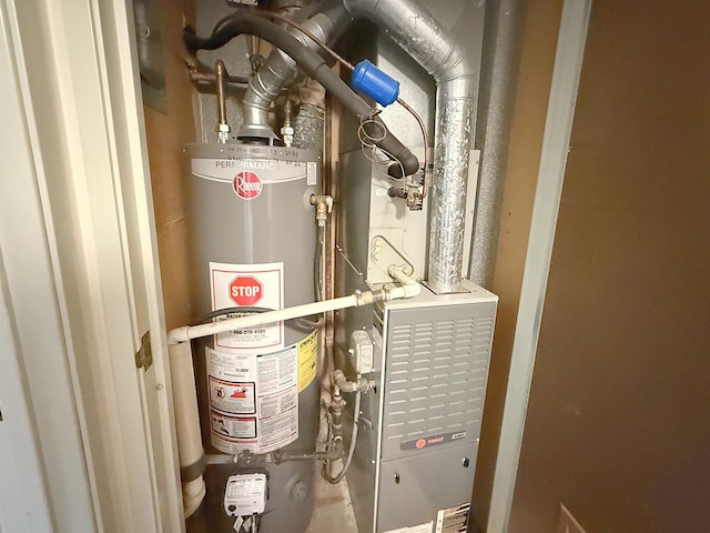 8025 Woodglen Ln Unit 307, Downers Grove, IL 60516 - utilities featuring gas water heater and heating unit