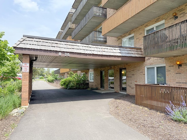 8025 Woodglen Ln Unit 307, Downers Grove, IL 60516 - view of car parking