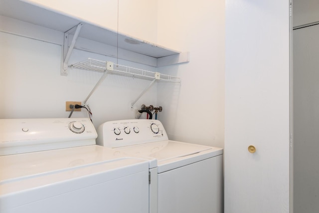 2060 Navarone Dr, Naperville, IL 60565 - laundry room featuring washer and clothes dryer
