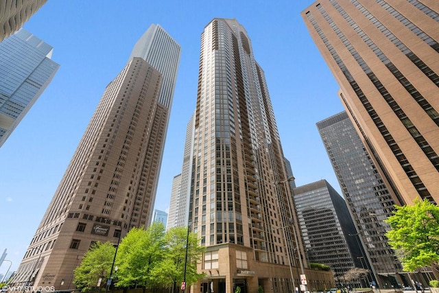 222 N Columbus Dr Unit 2607, Chicago, IL 60601 - photo 1