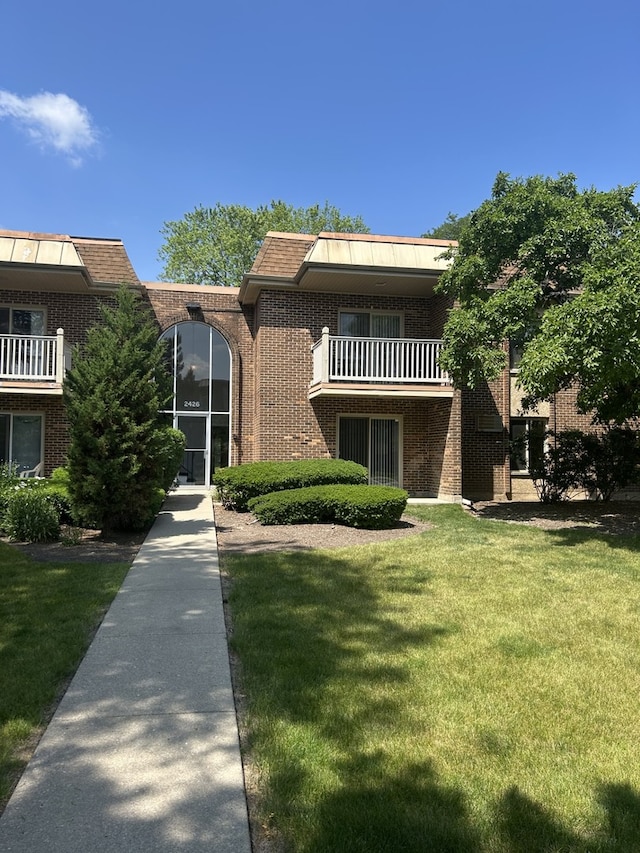 2426 N Kennicott Ave Unit 1D, Arlington Heights, IL 60004 - view of building exterior