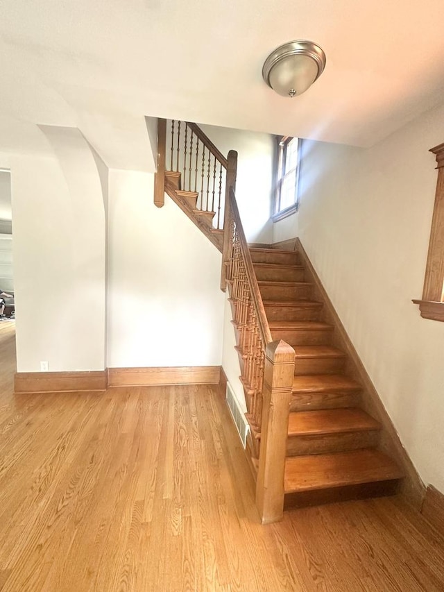 316 N Worth Ave, Elgin, IL 60123 - stairway featuring wood finished floors and baseboards