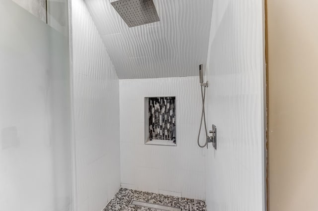 7125 S Sangamon St, Chicago, IL 60621 - bathroom with tiled shower