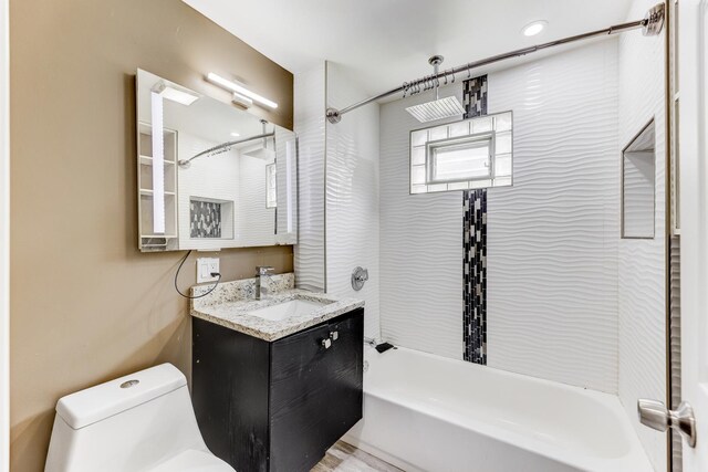 7125 S Sangamon St, Chicago, IL 60621 - full bath featuring shower / bath combination and vanity