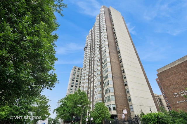 525 W Hawthorne Pl Unit 1004, Chicago, IL 60657 - view of property